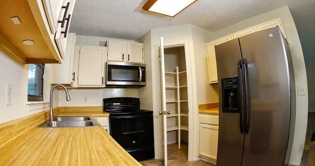 rental at 7147  Comanche Rdg in Converse, TX — photo 4