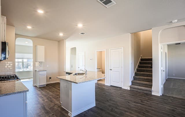 rental at 4925  Practice Grn in San Antonio, TX — photo 2