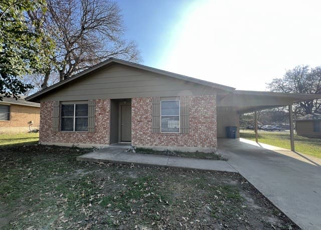 rental at 1768  Kuehler Ave in New Braunfels, TX — photo 1