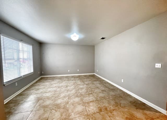 rental at 1768  Kuehler Ave in New Braunfels, TX — photo 3