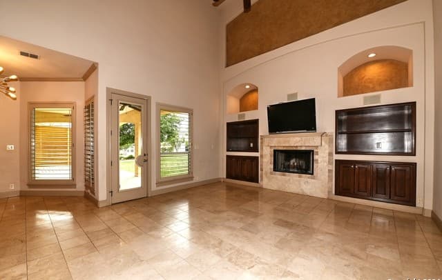 rental at 30  Stone Hill Ct in San Antonio, TX — photo 3