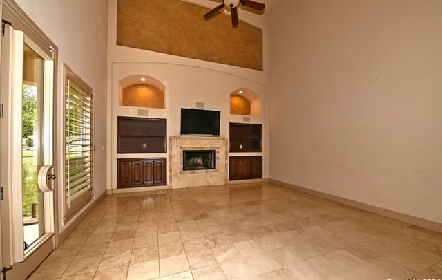 rental at 30  Stone Hill Ct in San Antonio, TX — photo 5