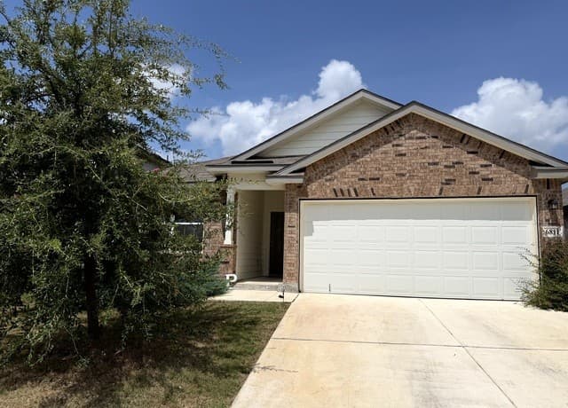rental at 6811  Whisper Grv in San Antonio, TX — photo 1