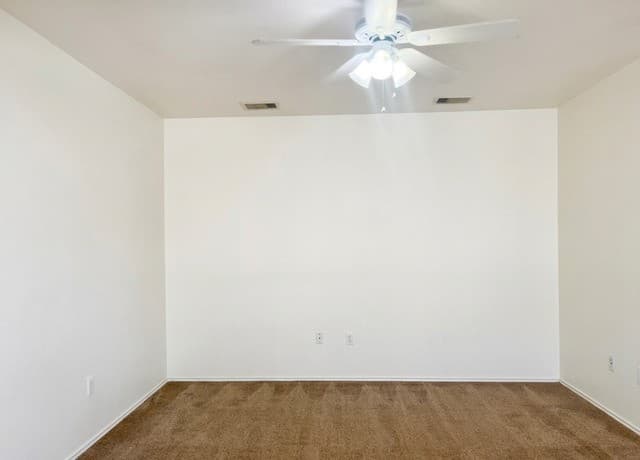 rental at 15418  Kamary Ln in San Antonio, TX — photo 5