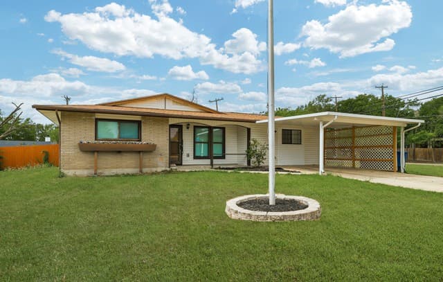 rental at 3602  Van Dyke Drive in San Antonio, TX — photo 2
