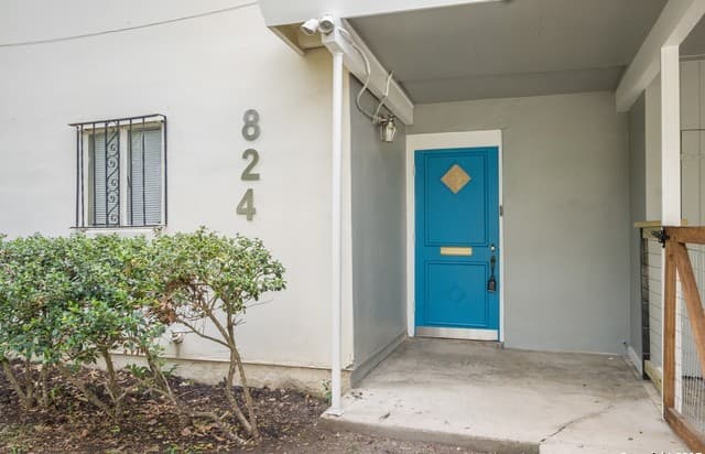 rental at 824  Terrell Rd in San Antonio, TX — photo 3