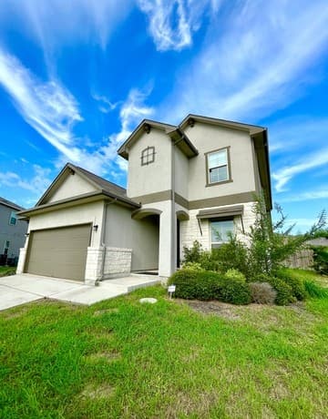 rental at 15306  Comanche Grv in San Antonio, TX — photo 2