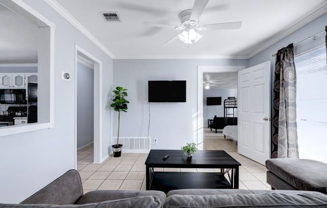 rental at 10535  Breeds Hill in San Antonio, TX — photo 5