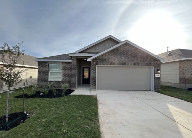 rental at 7010  Pail Place in San Antonio, TX — photo 2