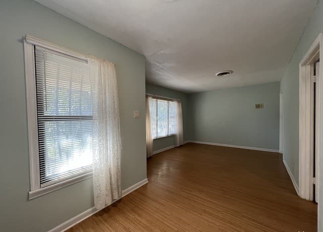 rental at 119  Mazzurana St in San Antonio, TX — photo 5