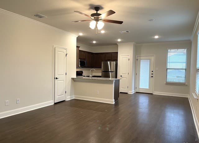 rental at 2222  Sandlewood Cv Unit 101 in San Antonio, TX — photo 4