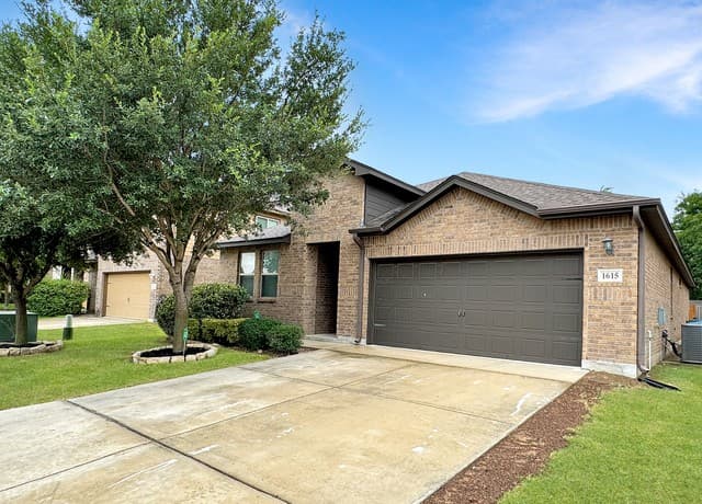 rental at 1615  Finland Palm in San Antonio, TX — photo 3