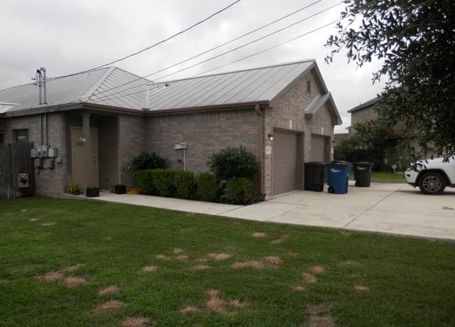 rental at 331  Oelkers Dr Unit A in New Braunfels, TX — photo 4
