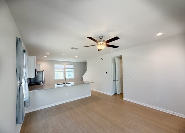 rental at 2161  Hofstaat Unit # 63 in New Braunfels, TX — photo 5