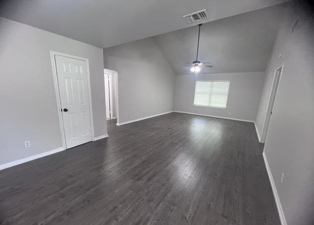 rental at 2244  Eastman Ave in New Braunfels, TX — photo 3