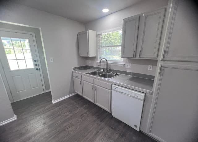 rental at 2244  Eastman Ave in New Braunfels, TX — photo 5