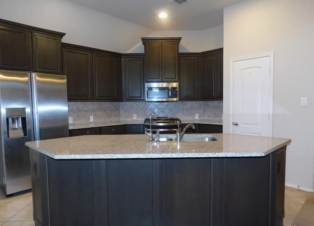 rental at 14507  Clydesdale Trail in San Antonio, TX — photo 4