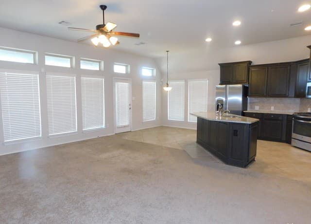 rental at 14507  Clydesdale Trail in San Antonio, TX — photo 5