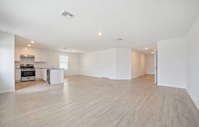 rental at 5463  Calton Bnd in San Antonio, TX — photo 3