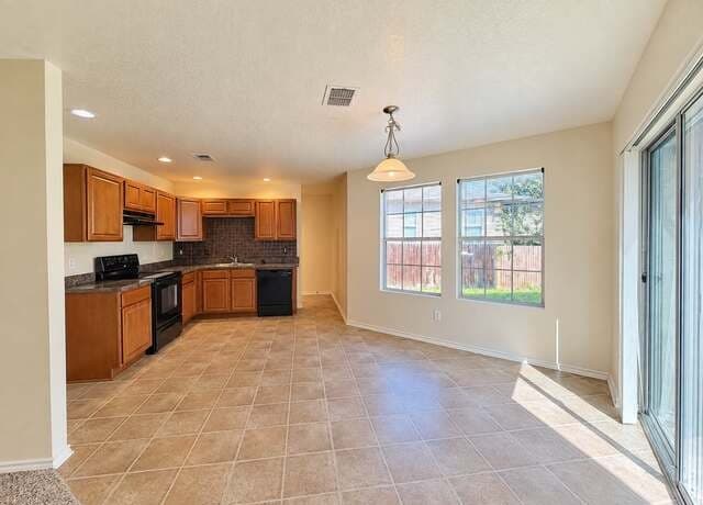 rental at 9119  Beech Grv in San Antonio, TX — photo 3