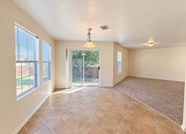 rental at 9119  Beech Grv in San Antonio, TX — photo 5