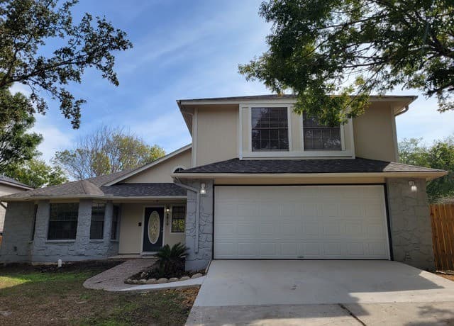 rental at 6810  Raintree Path in San Antonio, TX — photo 2