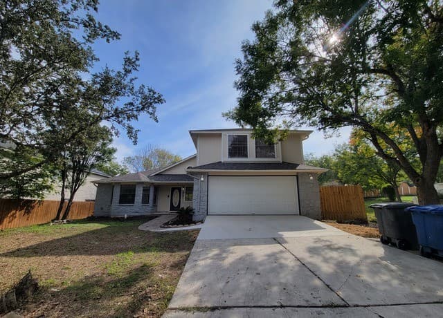 rental at 6810  Raintree Path in San Antonio, TX — photo 3