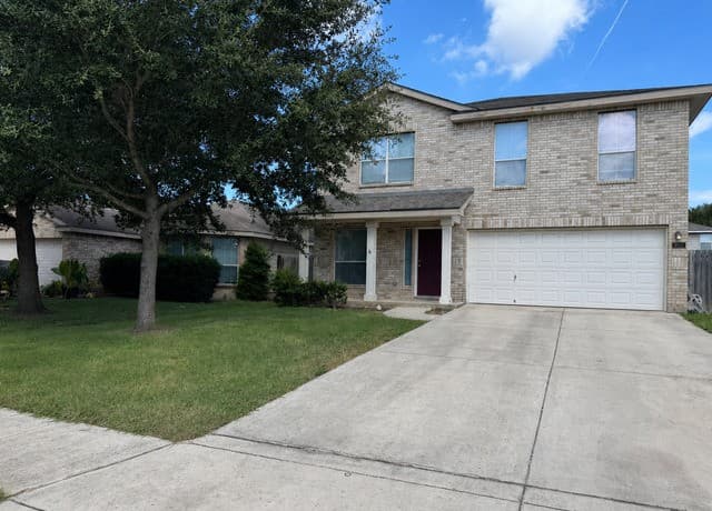 rental at 8943 Walnut Spgs in Universal City TX