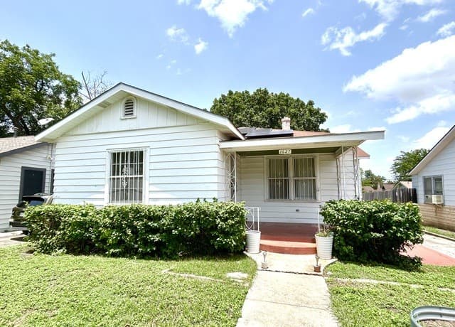 rental at 1627  Schley Ave in San Antonio, TX — photo 1