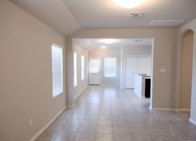 rental at 2024  Cassiopeia Bnd in San Antonio, TX — photo 3