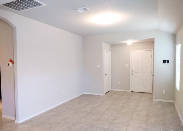 rental at 2024  Cassiopeia Bnd in San Antonio, TX — photo 4