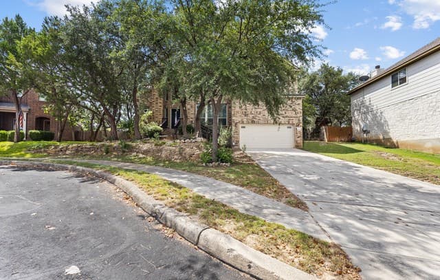 rental at 8506  Raton Way in Helotes, TX — photo 2