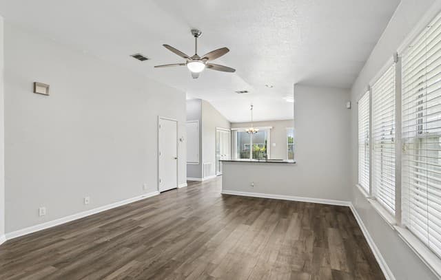 rental at 3318  Barrel Pass in San Antonio, TX — photo 5
