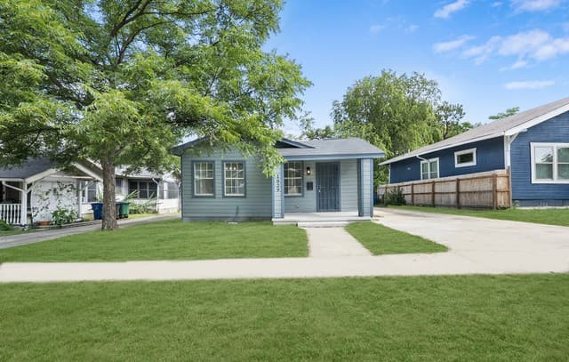 rental at 1029  Fulton Ave in San Antonio, TX — photo 2