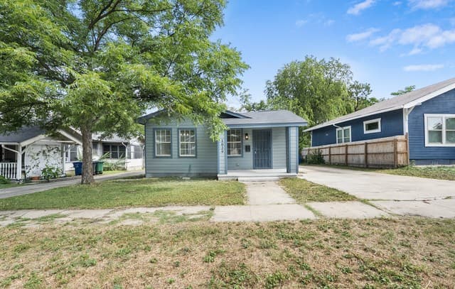 rental at 1029  Fulton Ave in San Antonio, TX — photo 3