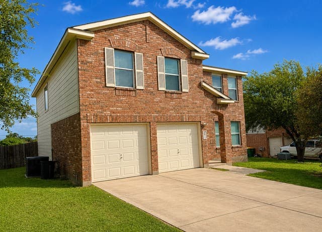 rental at 8011  Hoosier Park in Selma, TX — photo 2