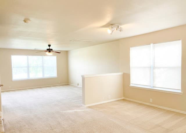 rental at 8011  Hoosier Park in Selma, TX — photo 4