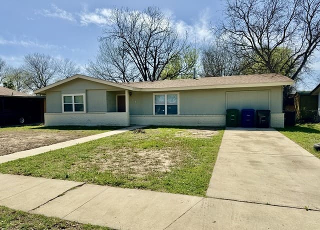 rental at 7050  Coral Tree Ln in San Antonio, TX — photo 1