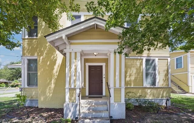 rental at 842 E Guenther St Unit 2 in San Antonio, TX — photo 1