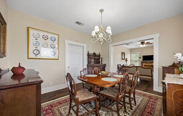 rental at 842 E Guenther St Unit 2 in San Antonio, TX — photo 4