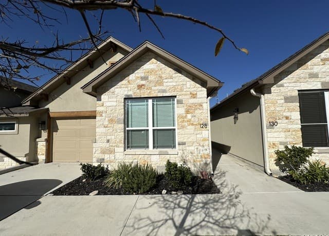rental at 128  Magnolia Cir in Boerne, TX — photo 1