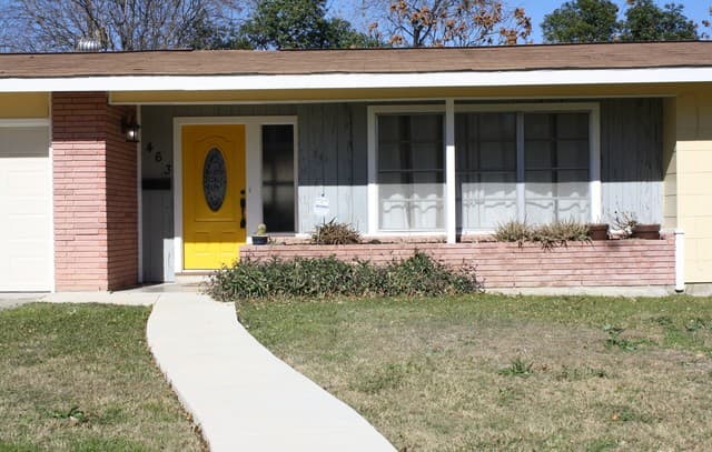 rental at 463  Sandalwood Ln in San Antonio, TX — photo 2