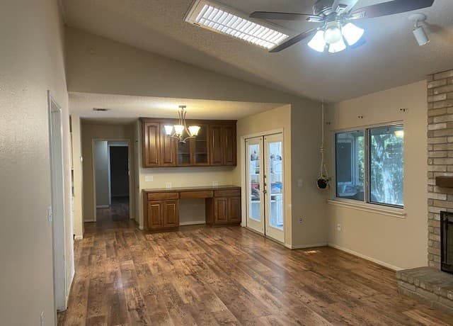 rental at 8558  Marathon in Universal City, TX — photo 5