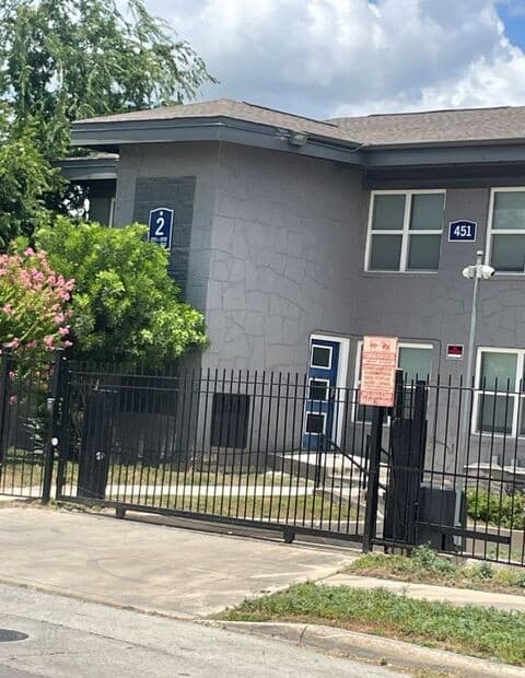 rental at 451  Natalen Ave Unit 1101, 1201, 3101 in San Antonio, TX — photo 3