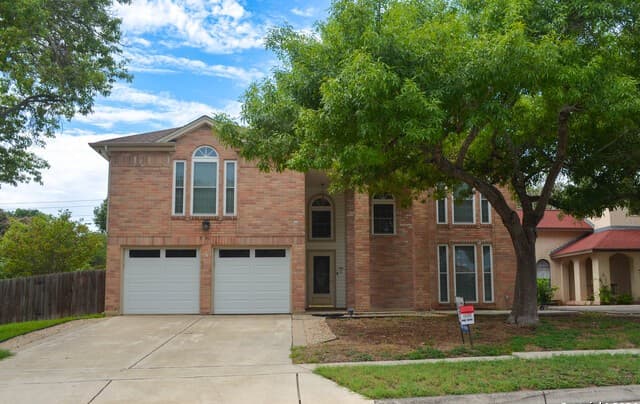 rental at 7501 Forest Echo in Live Oak TX