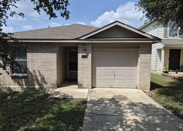 rental at 11239  Country Canyon in San Antonio, TX — photo 1