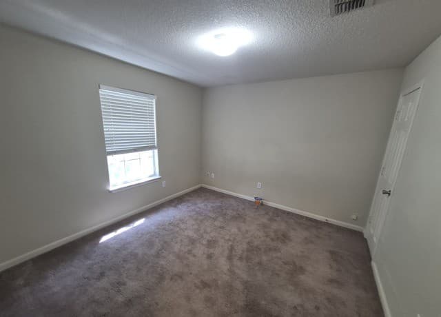 rental at 11239  Country Canyon in San Antonio, TX — photo 2