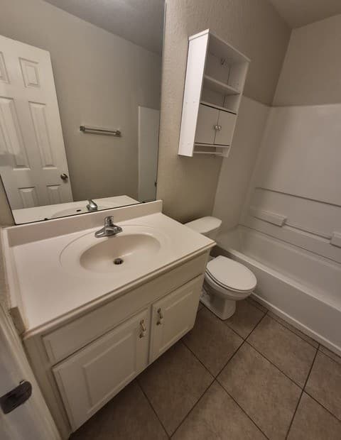 rental at 11239  Country Canyon in San Antonio, TX — photo 5