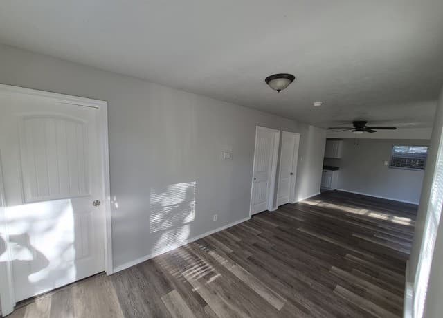 rental at 3723 W Martin St. in San Antonio, TX — photo 4