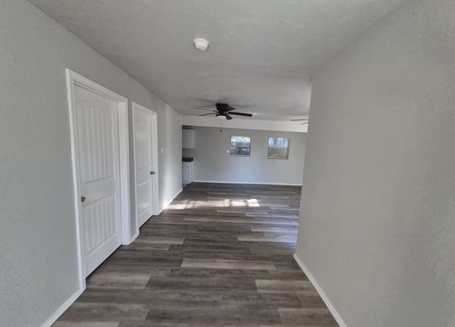 rental at 3723 W Martin St. in San Antonio, TX — photo 5